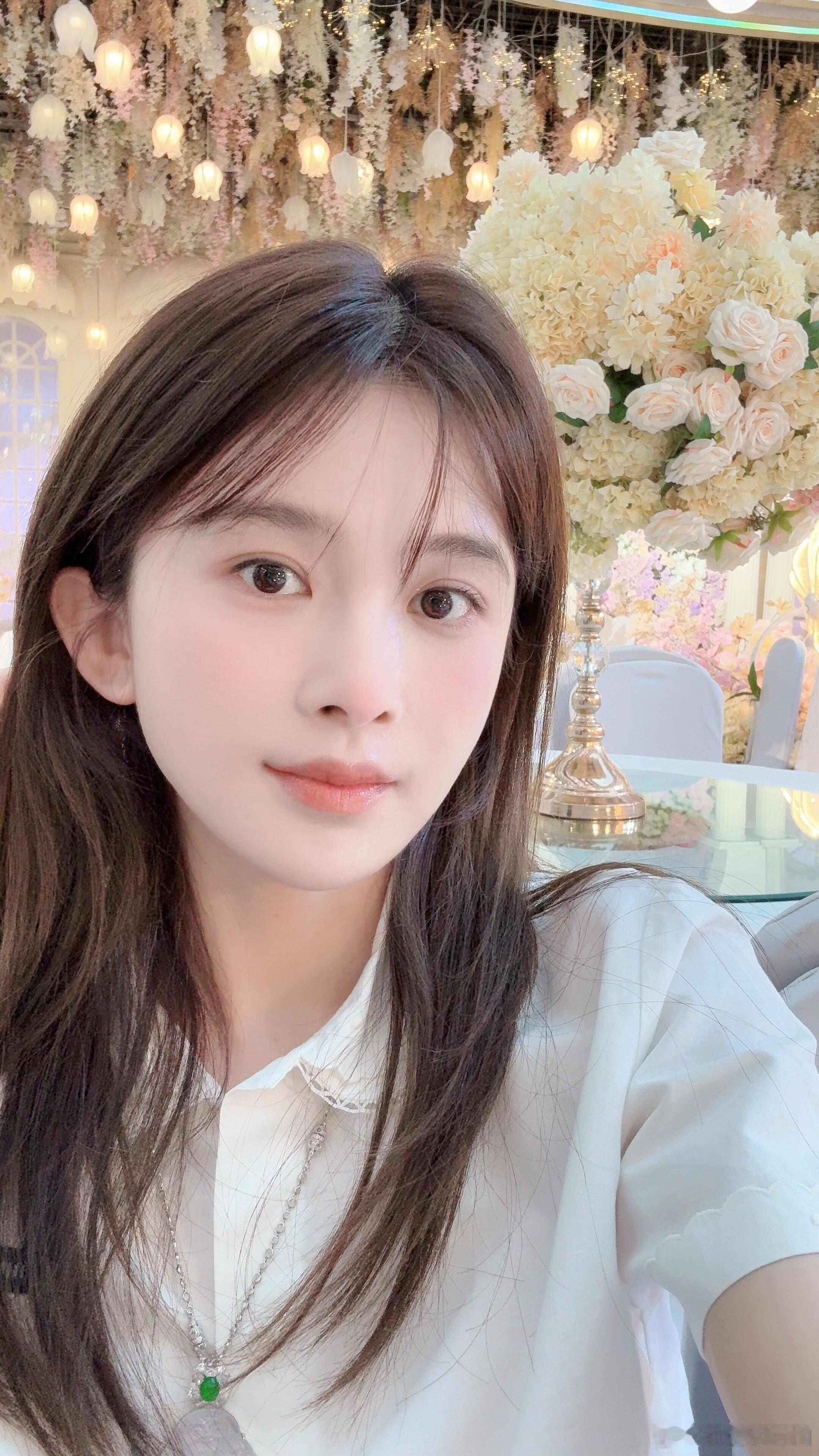 赵樱子可以放过陈晓了吧赵樱子总算把目光从陈晓身上移开，这下不用靠捆绑蹭热度，可以