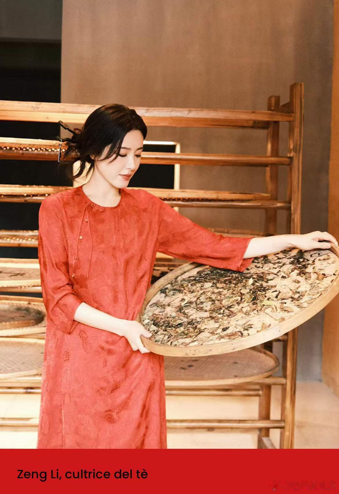 曾黎的抹额火到了国外  曾黎的抹额装扮在国外引起轰动，外国朋友纷纷留言称赞好漂亮