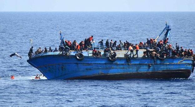 出发仅 4 天！孟加拉难民船遇巨浪倾覆，250 人失踪，幸存者漂流 36 小时！