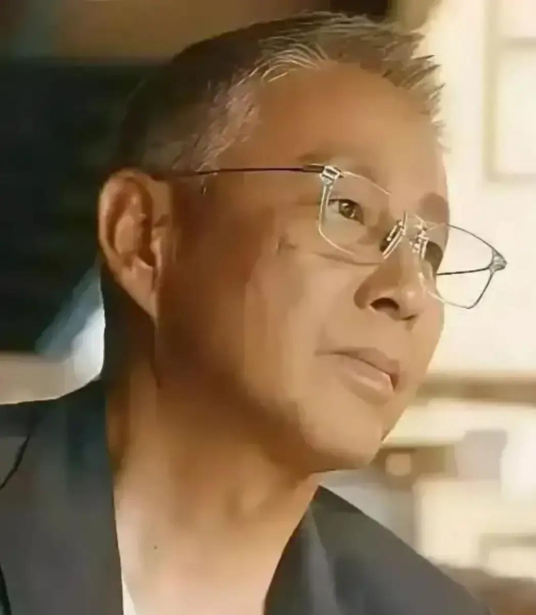 陈道明告诫女儿的一段话，堪称人间清醒：“宁可嫁一个没文化的，也别碰那种有文化的伪