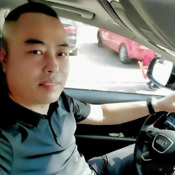 青春已逝容颜老，回想半生草草过。