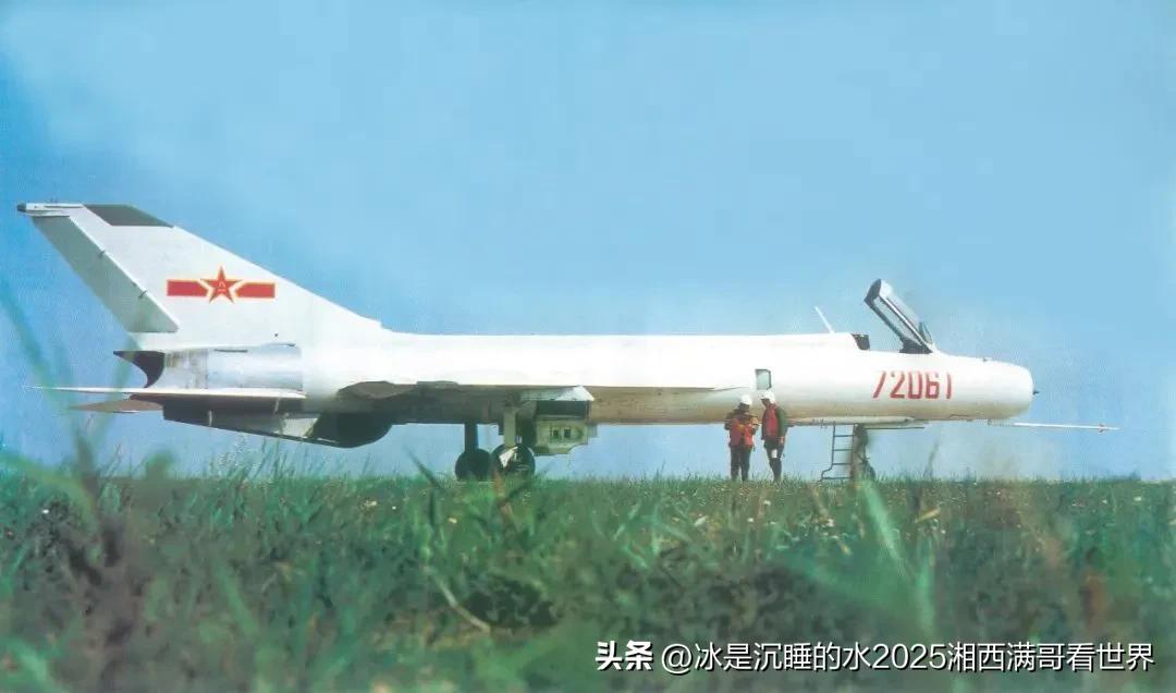“八爷”到底是什么样的存在？
分享一组90年代初《航空知识》杂志某期刊登的国产歼