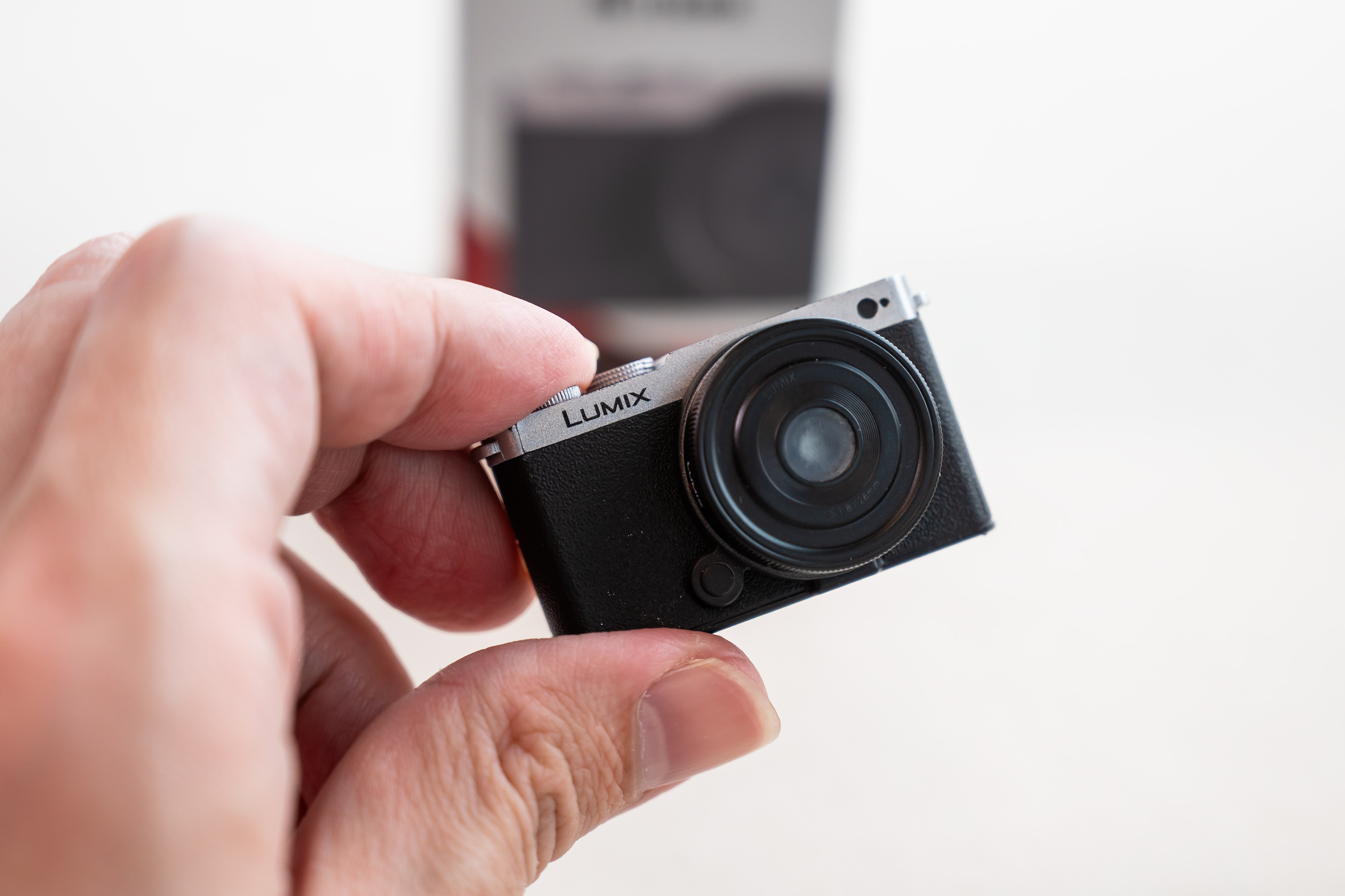 LUMIX历史经典型号盲盒，从中开出来一个25年来经典机型的微缩模型，大家认得出