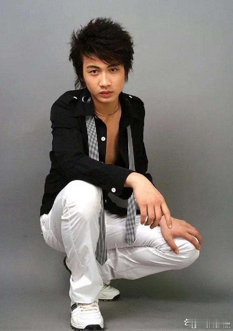 论包装的重要性，出道后的张彬彬秒变男神。 ​​​