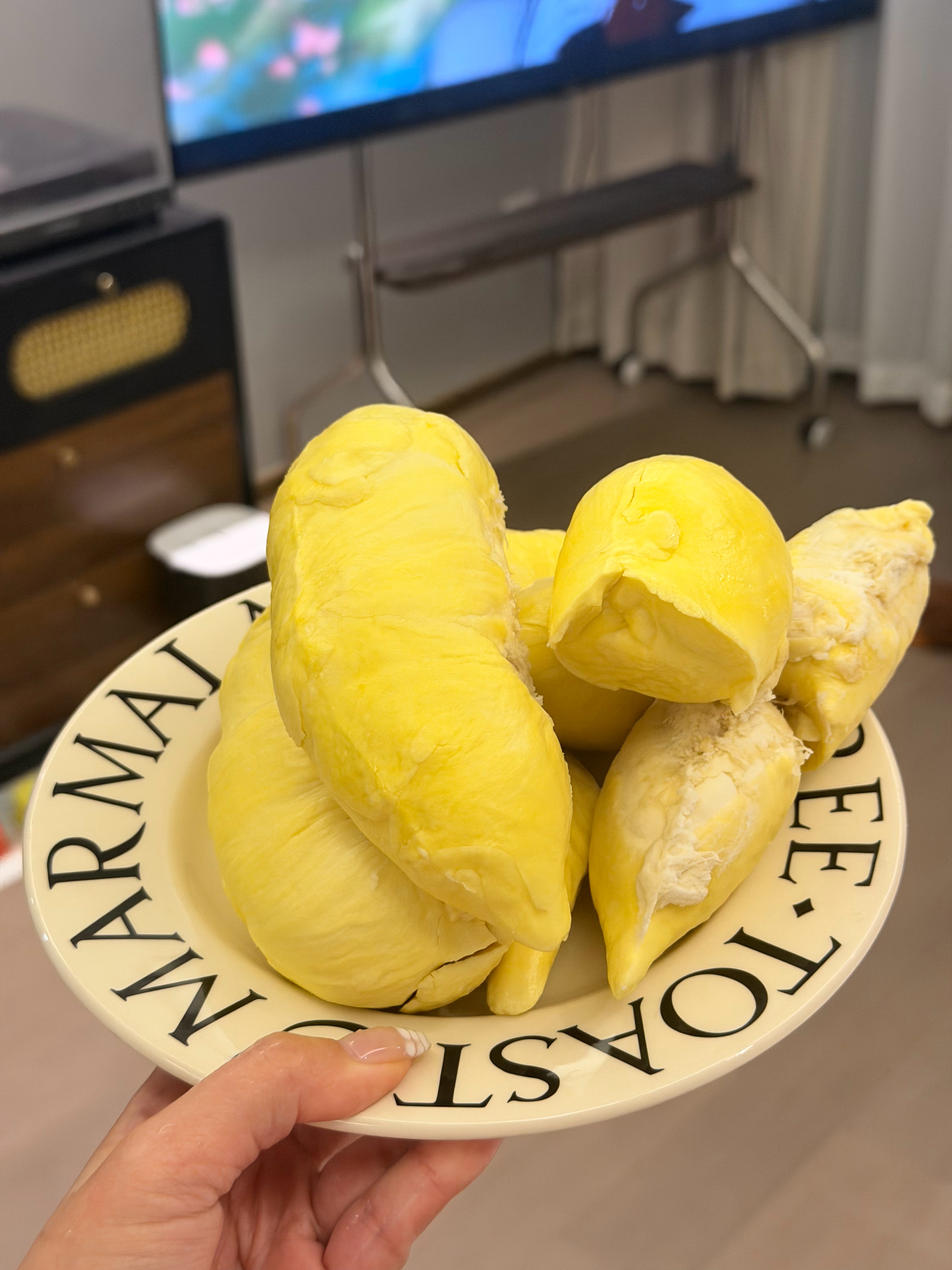 上海没吃上的榴莲，回宁波安排了 