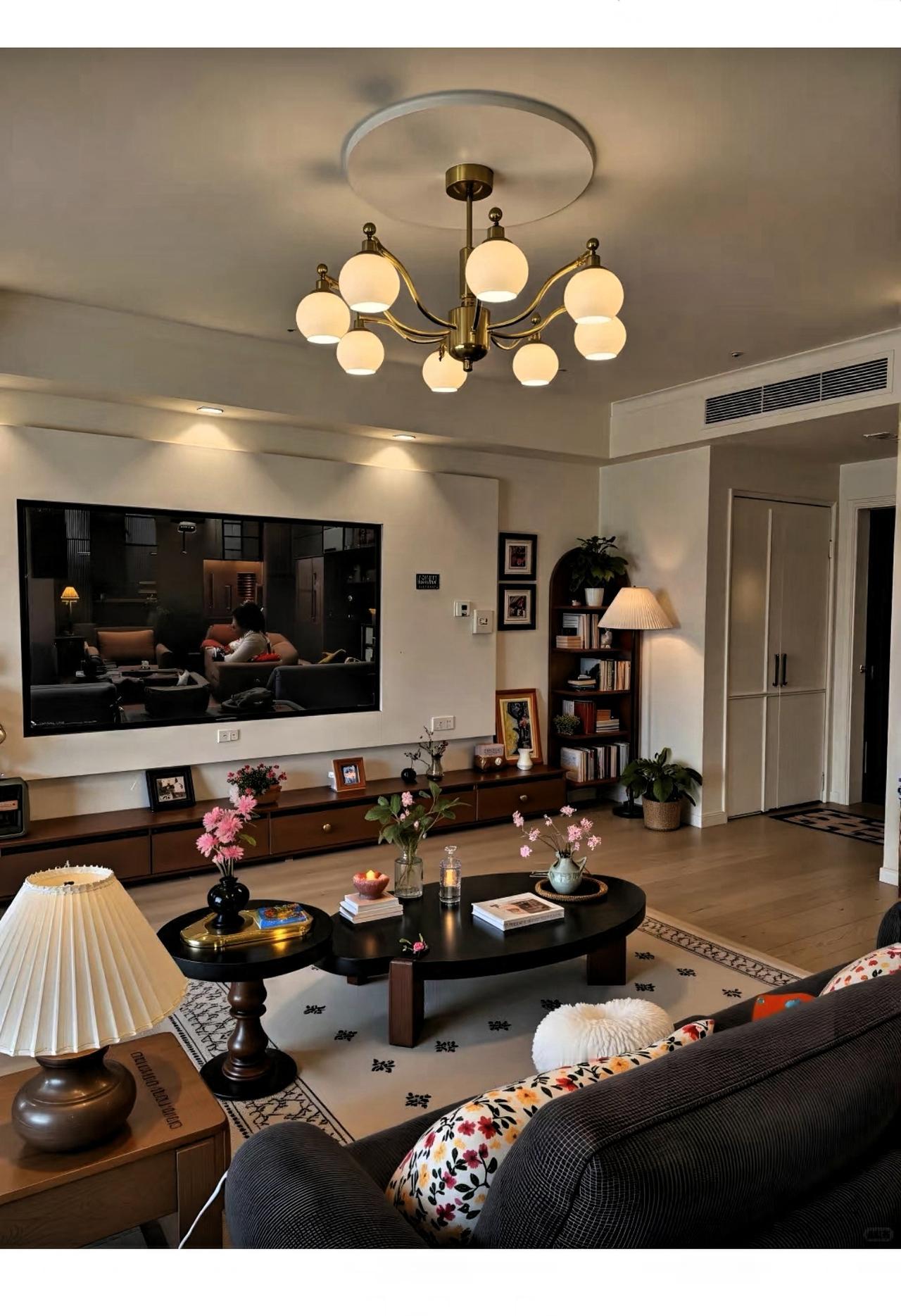 别信什么“一步晚步步晚”，
人生是马拉松，不是百米赛跑。

有人20岁崭露头角，