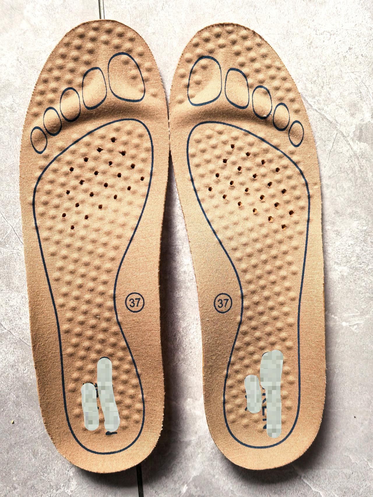 没有足弓支撑，走路多了脚很累。年轻时听长着们说平底足走路久了不舒服。

那时候的