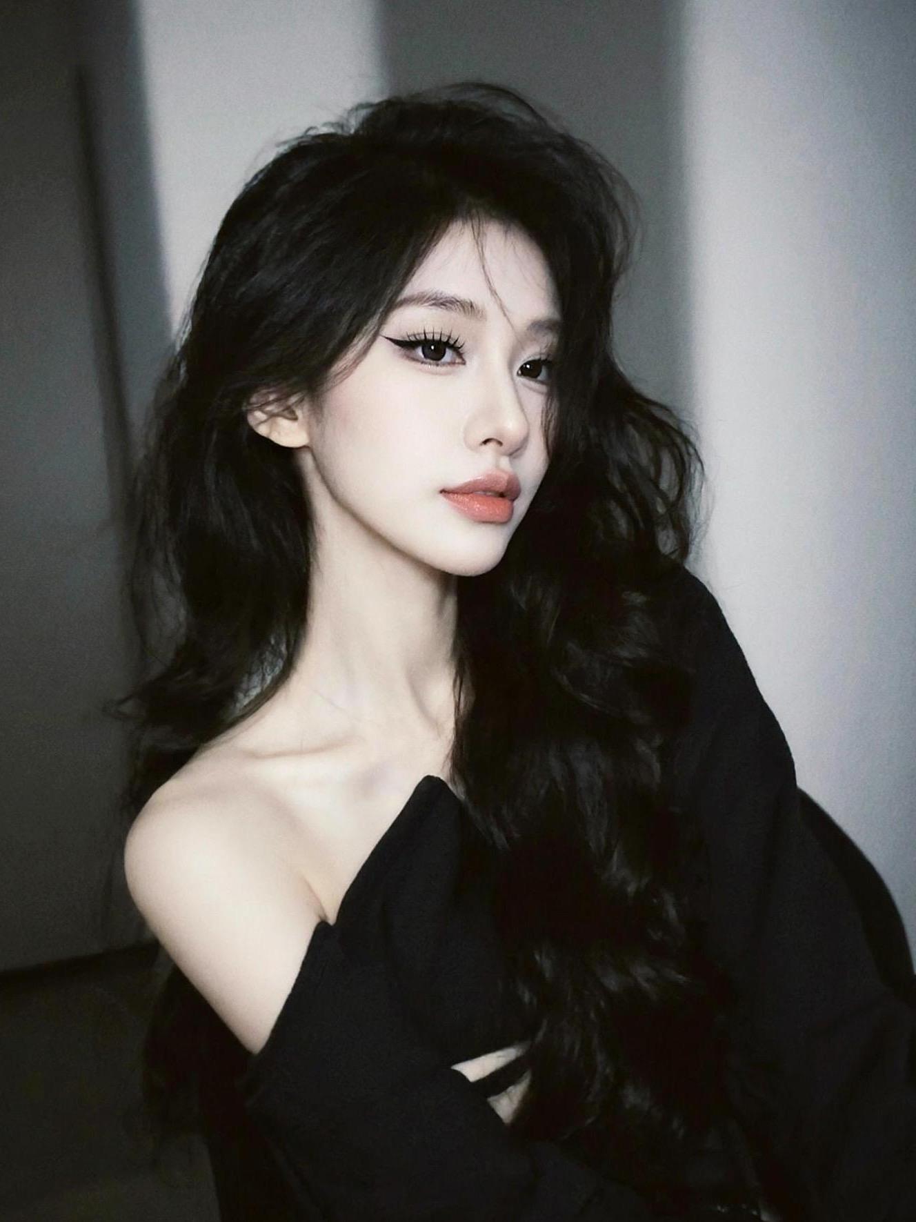 薄雪之下难诉山青