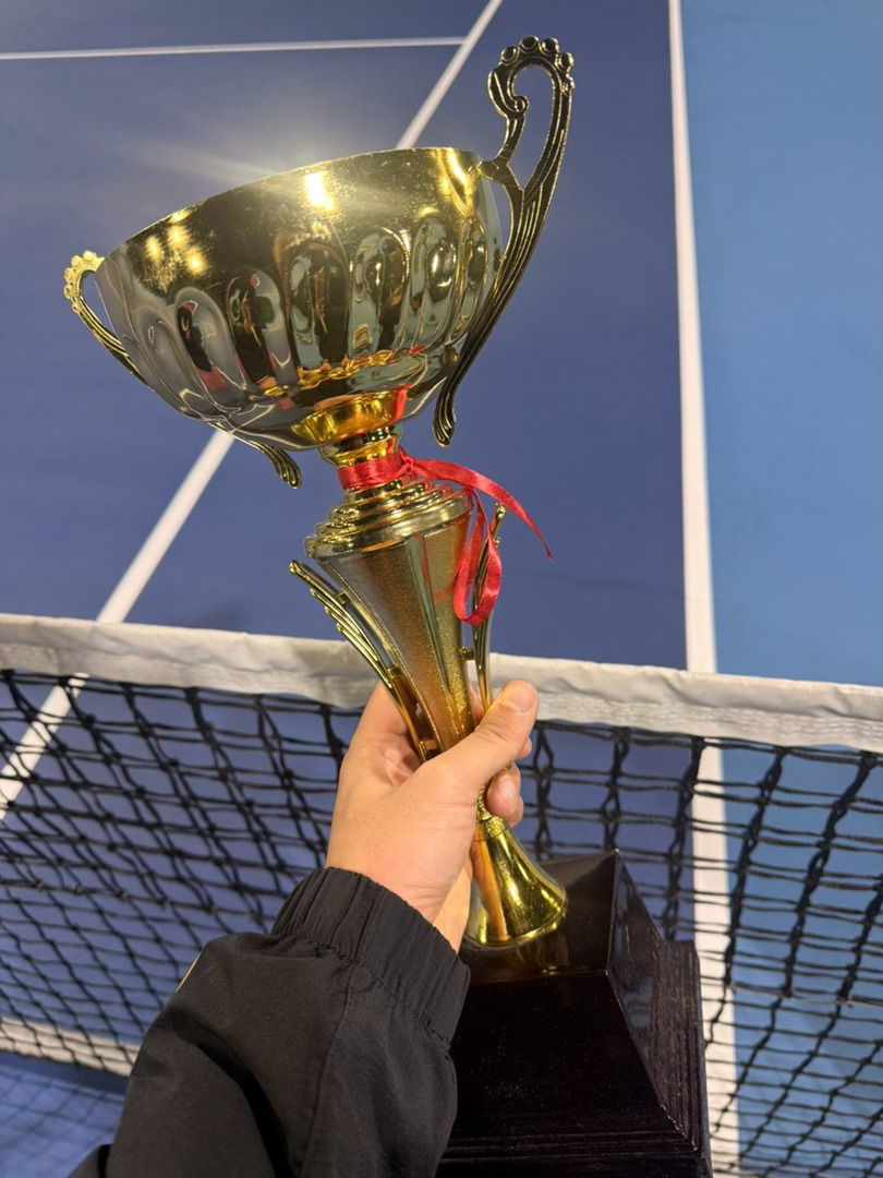 这把拍子的第一个冠军🏆✌️哈哈哈，真心推荐这把拍子，拉旋转很上道。运动就是坚持