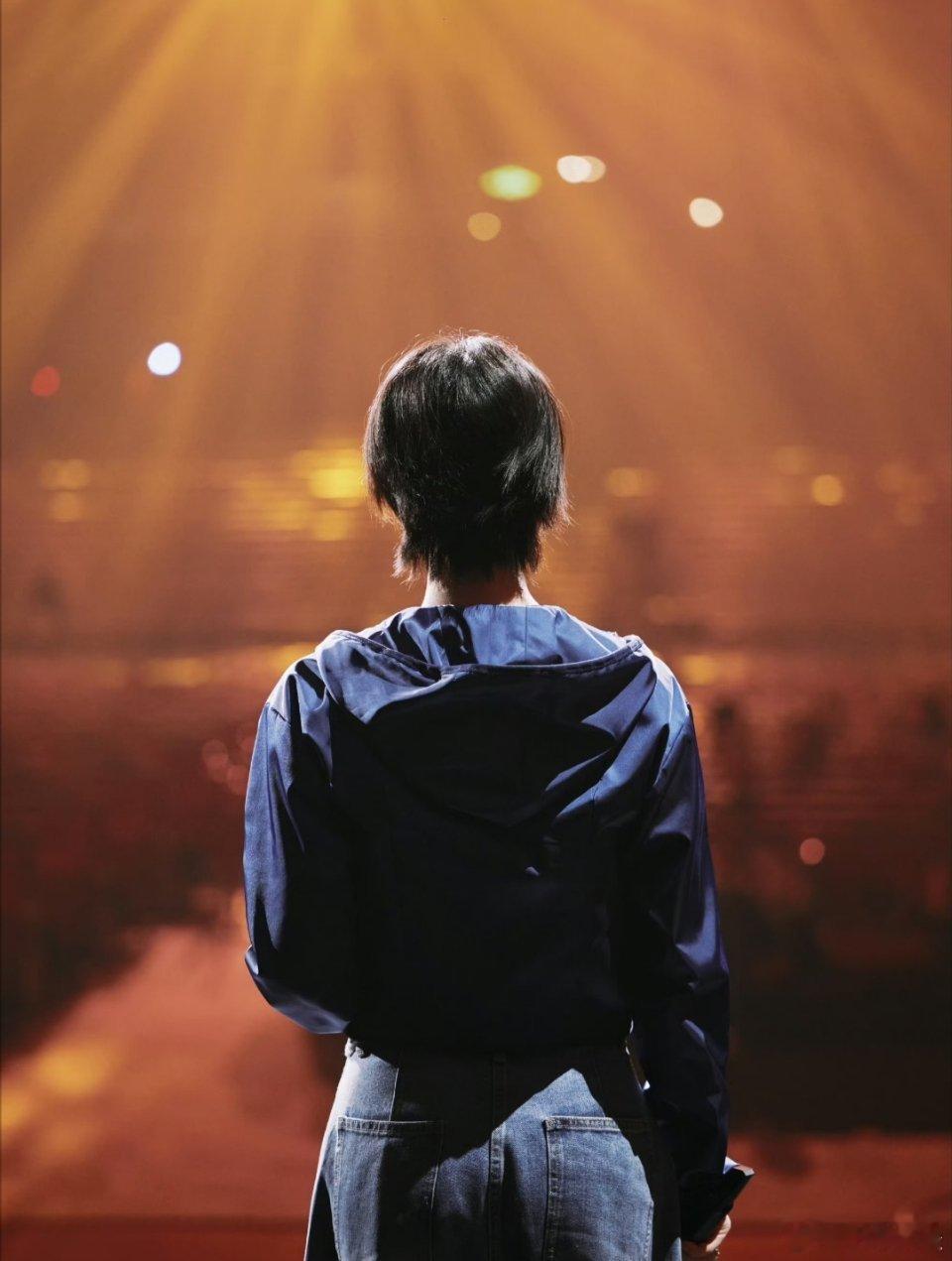 短发倪妮又帅又飒，颜值高的人啥样的发型都能hold住