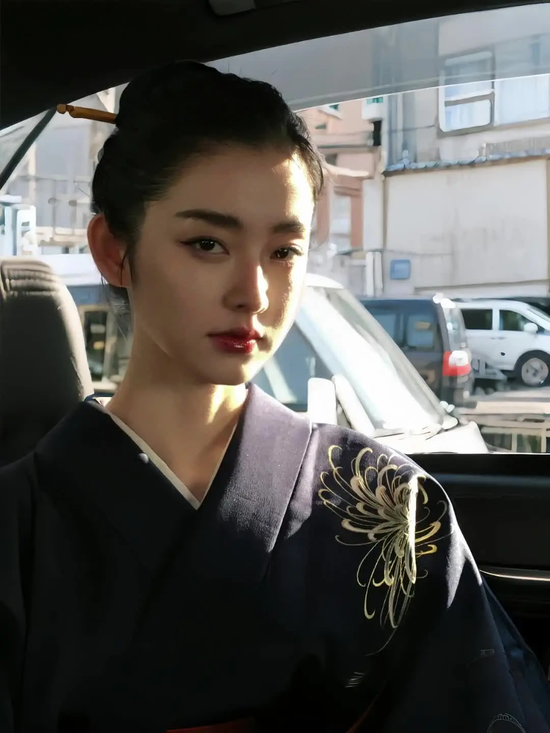 有女青史无名姓 一笔胭脂开眉弓