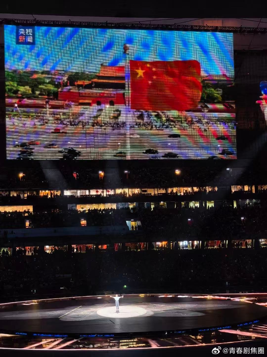 一个字概括张杰鸟巢演唱会看完张杰鸟巢演唱会彻底被折服，千言万语汇成一个字，牛，现