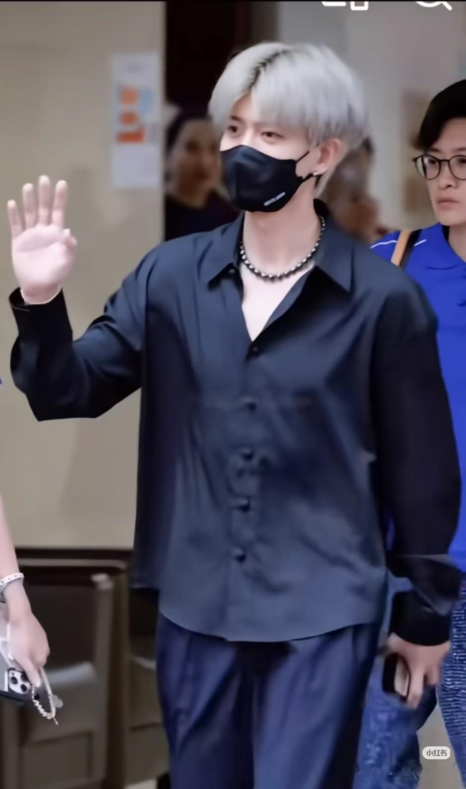 看到了首页各种的接机视频今天能有直播嘛想看帅哥哥 
