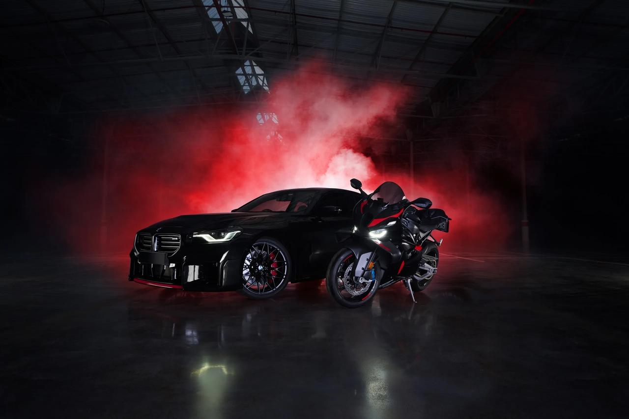 宝马的汽车与摩托车部门联手在南非市场推出一组限量性能新作！全新 M2 RR Ed