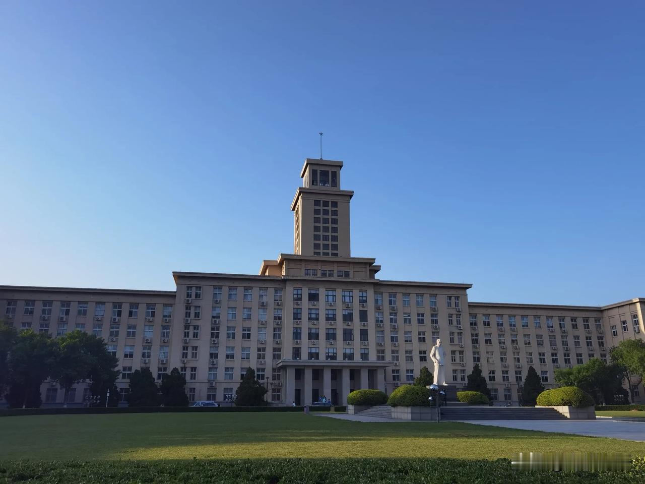 今天是南开大学杰出校友、人民的好总理周恩来逝世49周年[玫瑰][玫瑰][玫瑰]缅