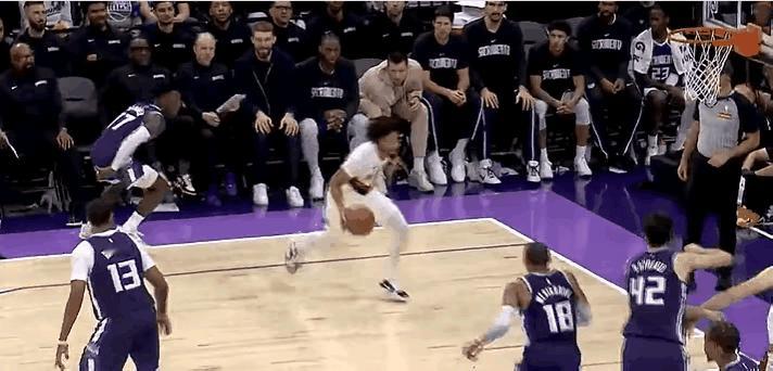 夏普残暴隔扣威少，这是什么身体素质？夏普隔扣威少开拓者背靠背双杀国王