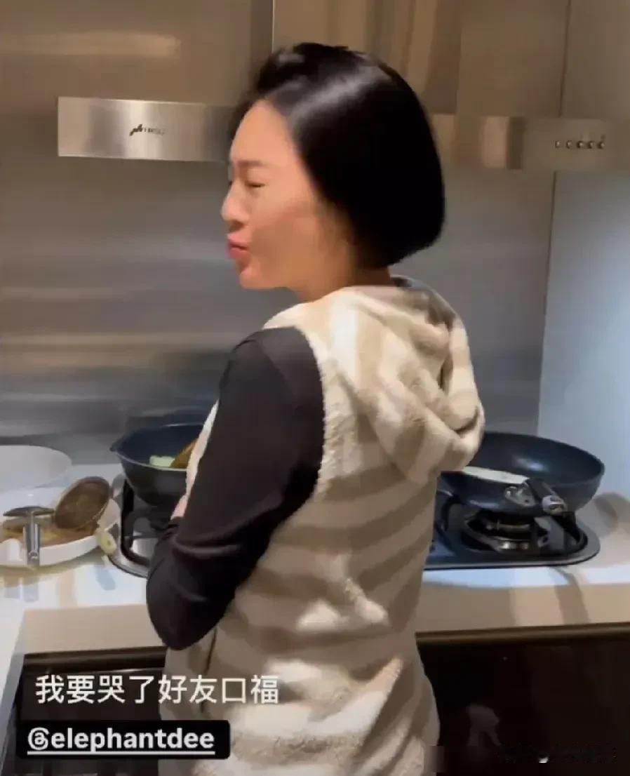 有个事就很奇怪
小S到底跟汪小菲
什么仇什么怨呀

大S没离婚时
上节目各种怼汪