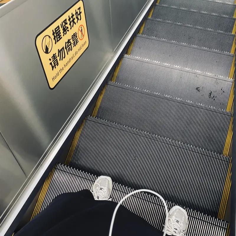 生活最重要的是什么？我觉得是情绪稳定和身体健康。
情绪稳定是人生最贵的顶配。很多