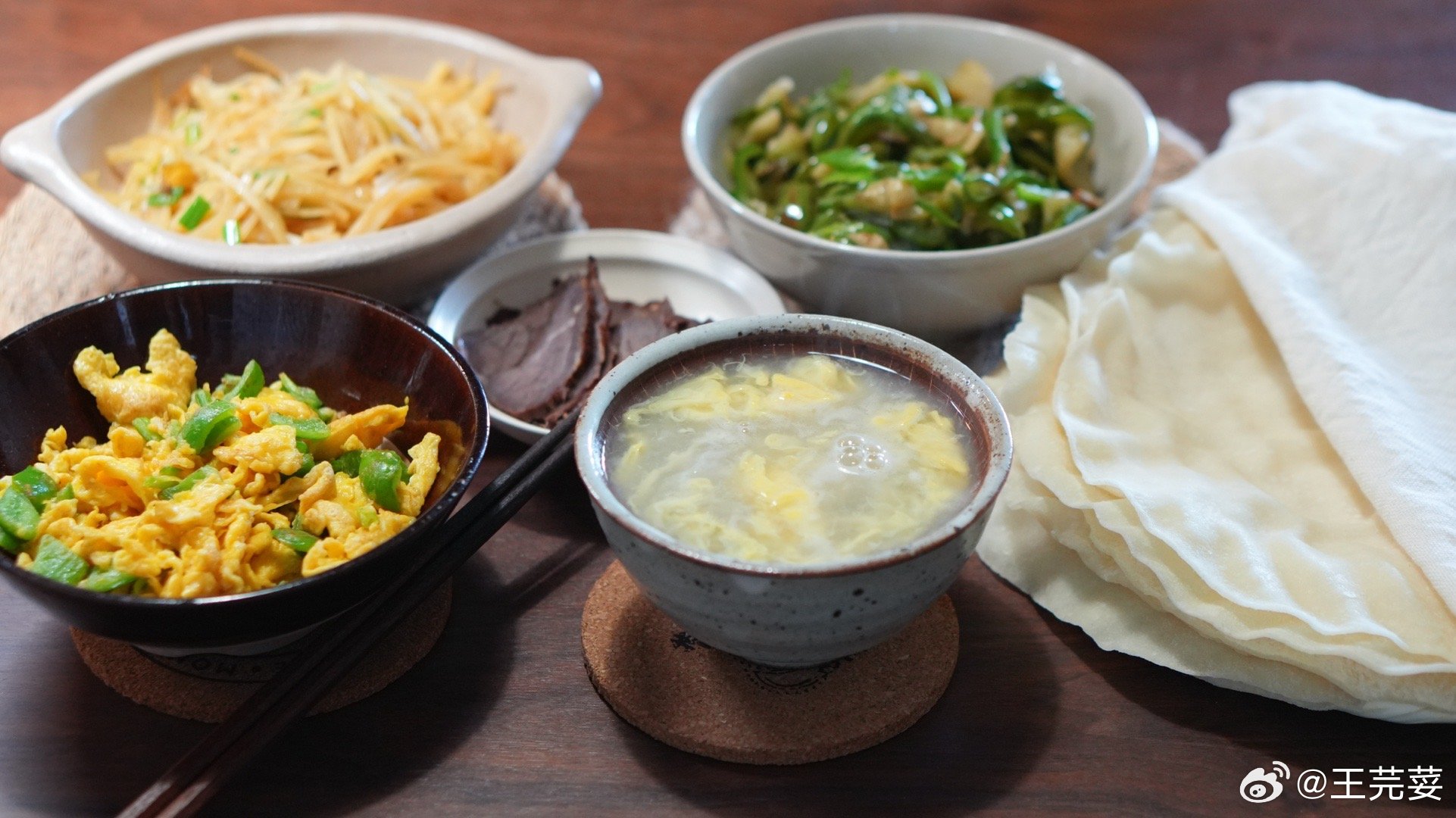 水烙馍，面鱼茶，粉蒸牛肉，燕麦咖。 