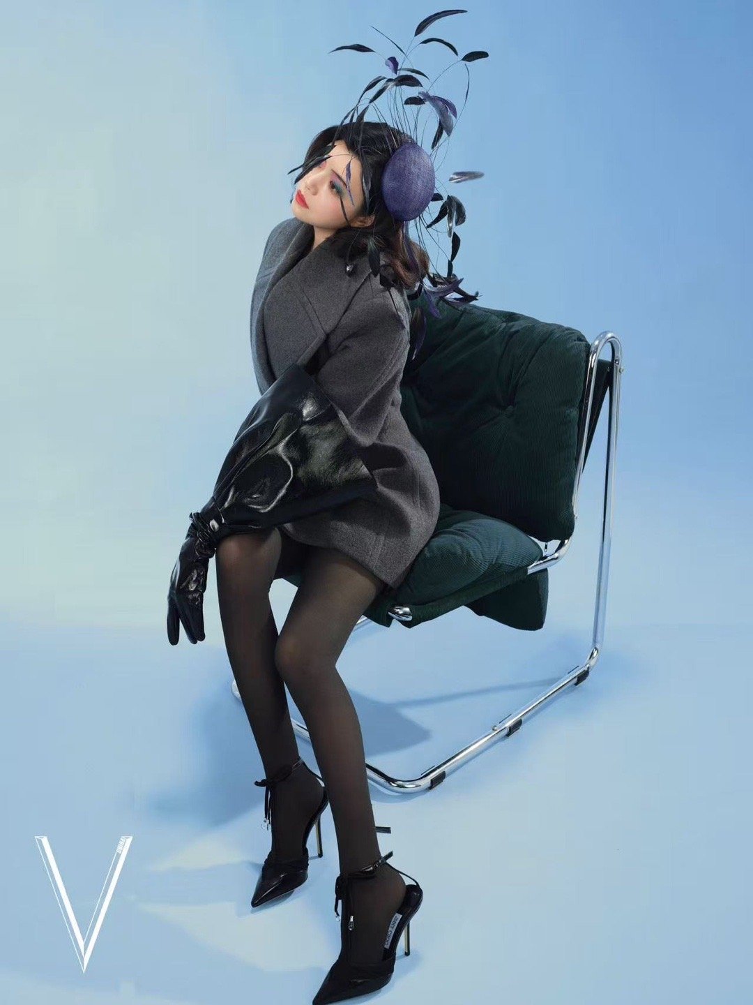 V中文版陈妍希千禧绮梦大片 V中文版陈妍希破茧时刻 甜妹之光携破茧大片来袭！复古