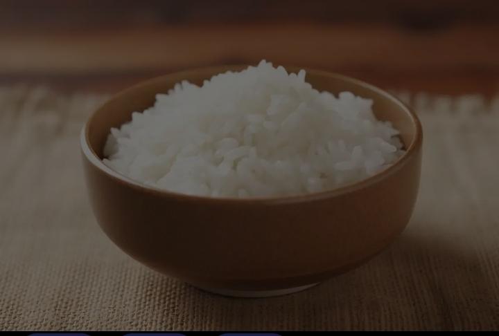 无法理解！小时候，家里穷，住在农村，一家人全靠种地为生，每年收新稻子晒干第一次用