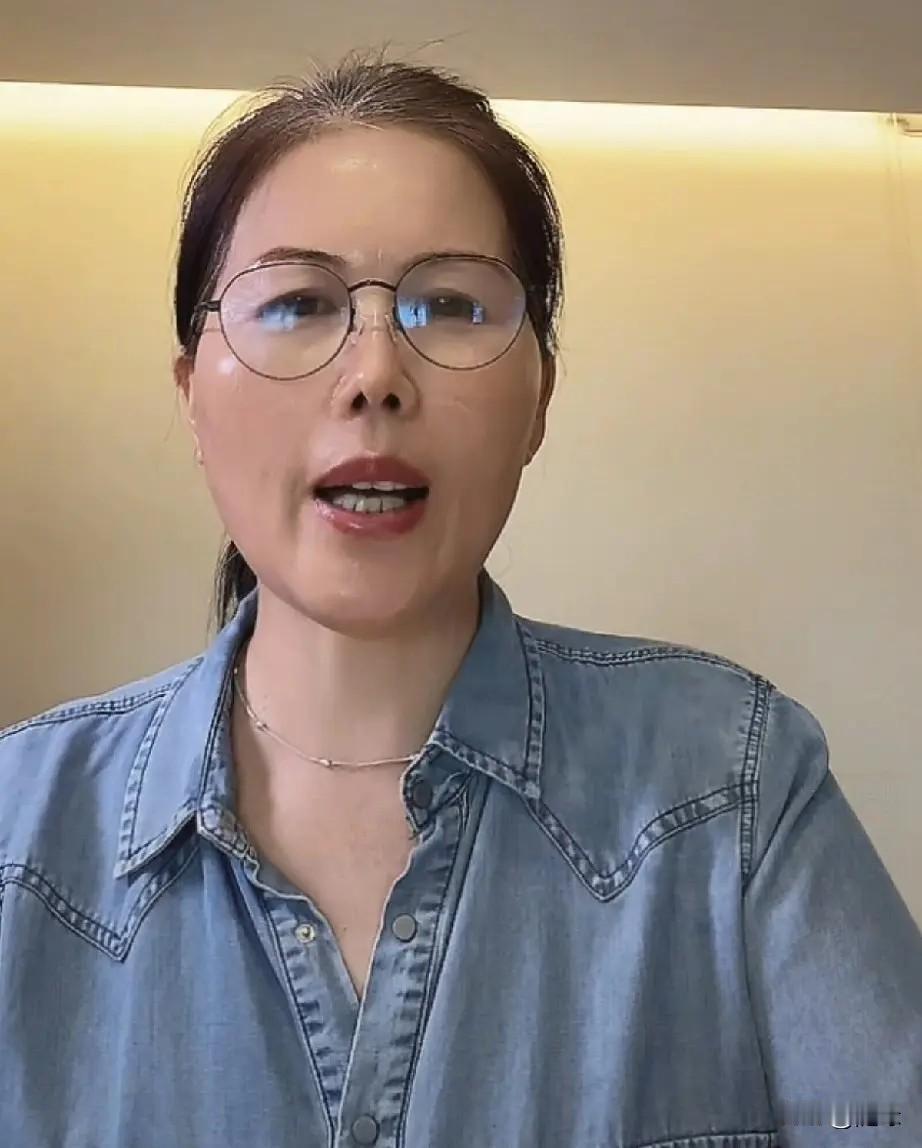 确定了！马筱梅又要回湾湾了！
今天，小杨阿姨在湾湾直播时透露，马筱梅这一次回到湾