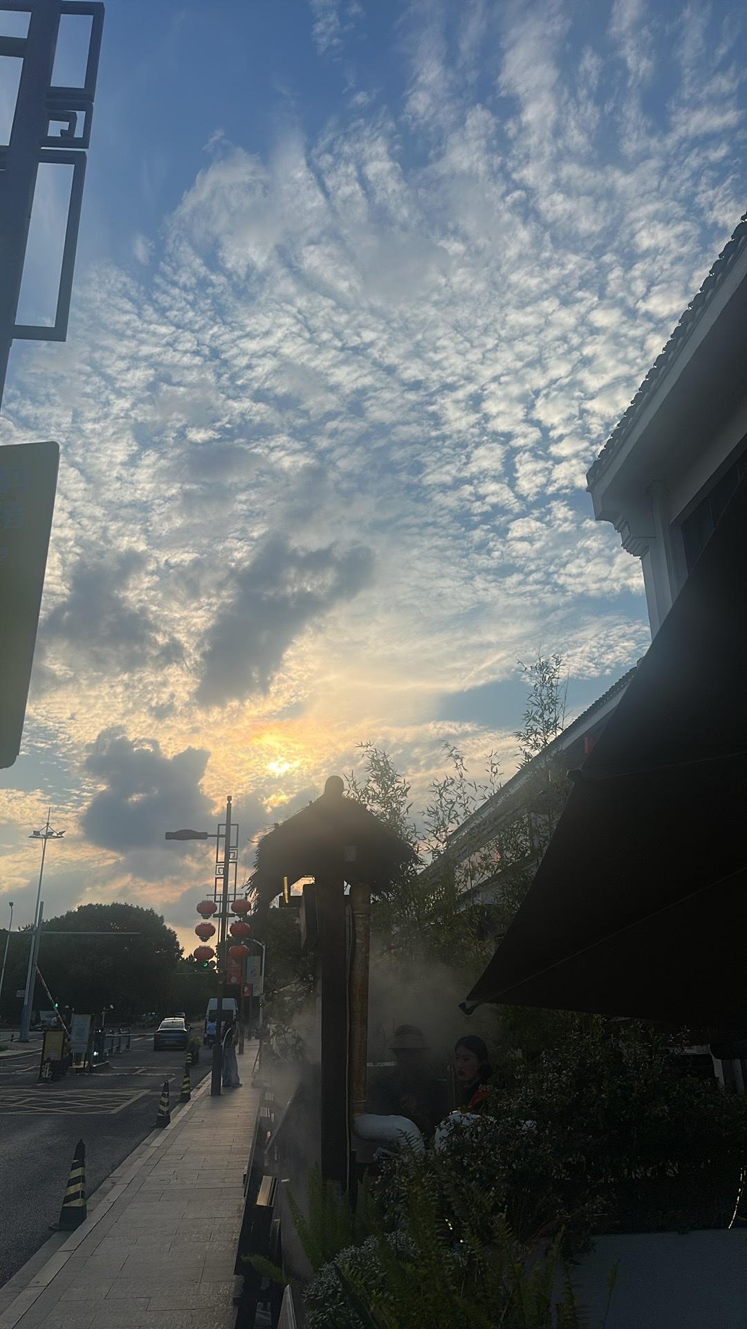 【琅河财经】在持续炒作万科等地产股 9 天后，果然公布了购房贴息的政策。我当时看