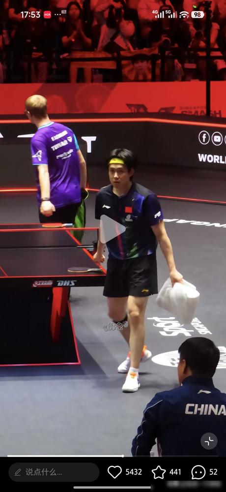 王楚钦把小布打沉默了，就离谱，用的还是人家最擅长的近台快攻。你把人家最硬的鳞片给