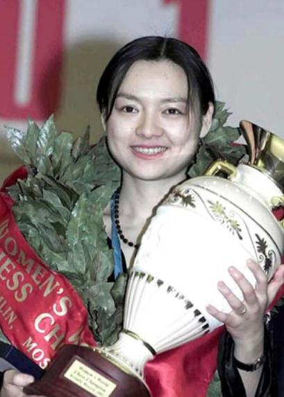 不能嫁，他们是一夫多妻制！2000年，“国际棋后”诸宸远嫁卡塔尔王室，父母拼命反