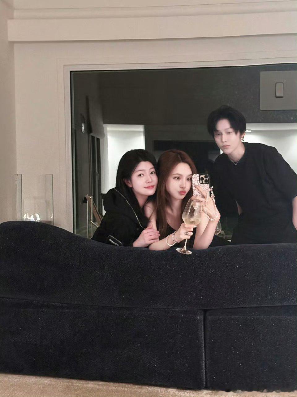 成为刘雨昕梦女和呼吸一样简单。 