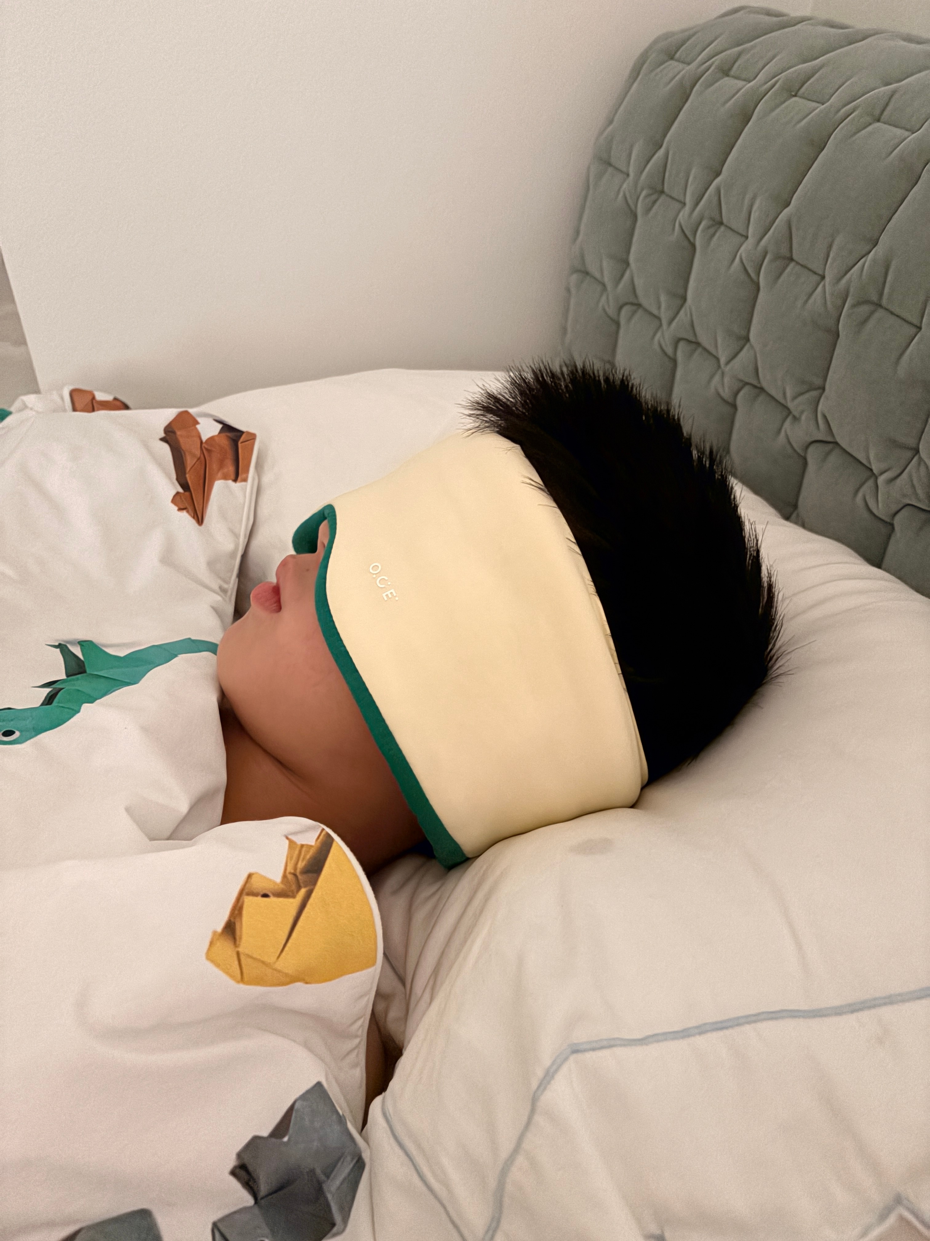 我最近只要在深圳，大部分都是陪儿子睡，他现在习惯和我一起睡了，刚喊着爸爸和我一起