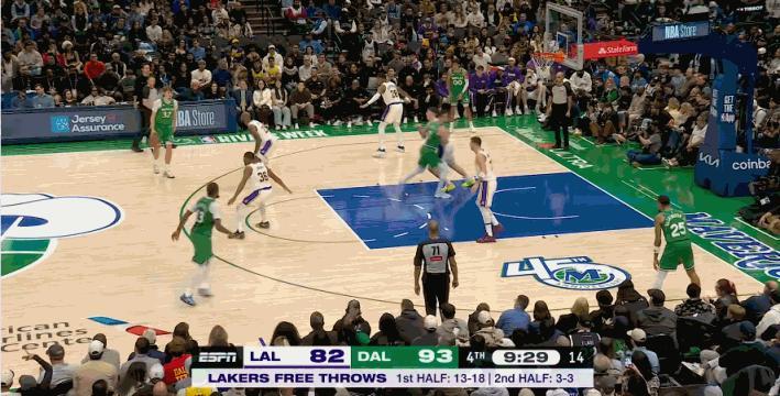 后生可畏……
弗拉格用几乎一样的得分方式单挑东契奇和詹姆斯
弗拉格的球商还是挺高