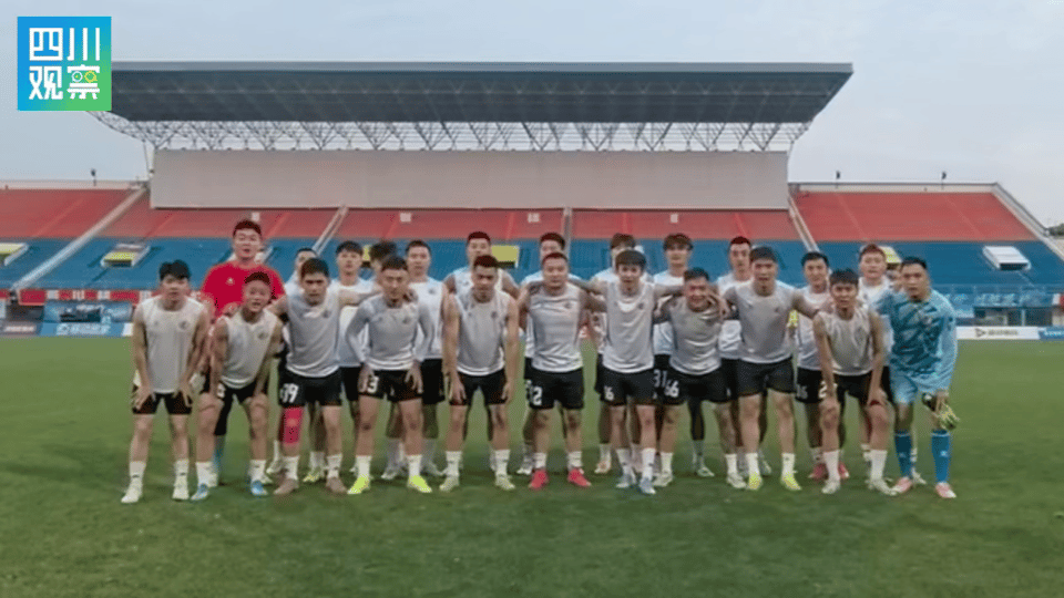今晚19:35分，川B绵阳九洲长虹队将主场接受川C自贡灯城燊龙的挑战！
    