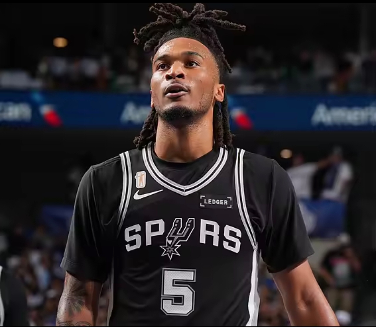 卡斯特成为史上季后赛达成100助攻第三年轻的球员NBA季后赛继续进行，马刺主场1