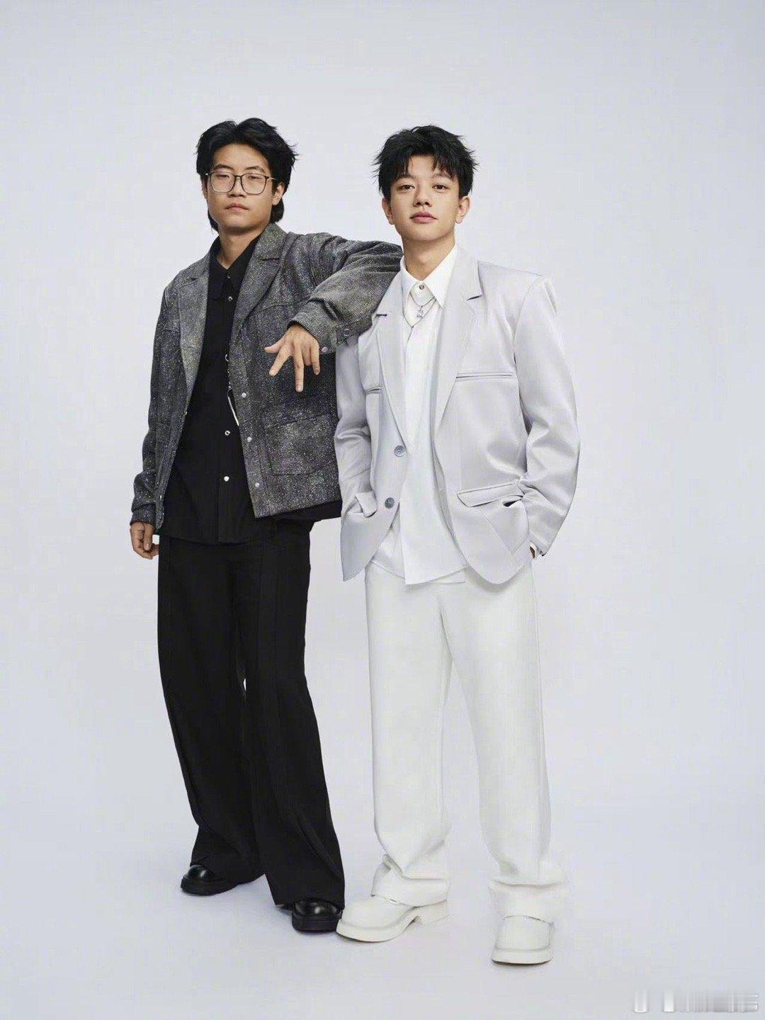 徐浩伦谭湘文二登春晚 这对白话兄弟又上春晚了！去年他们的表演还记忆犹新，今年带来