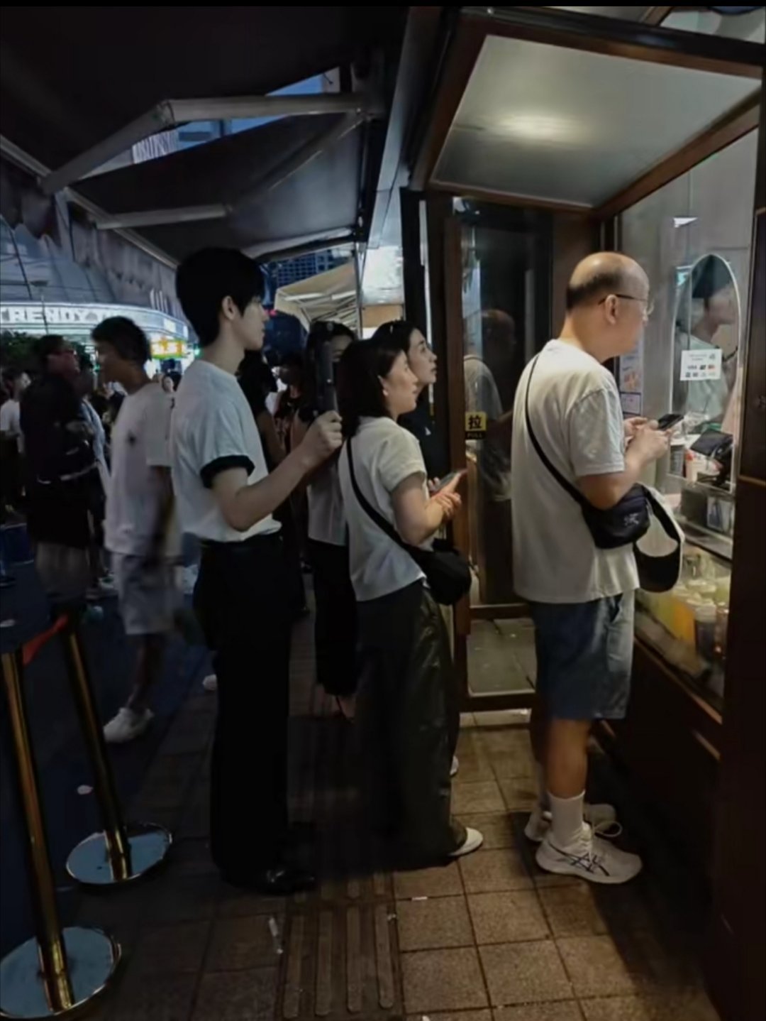 好勇啊妹子，昨天居然一个人出门拍vlog，还把ss和dp耍了，才来几天啊已经会斗