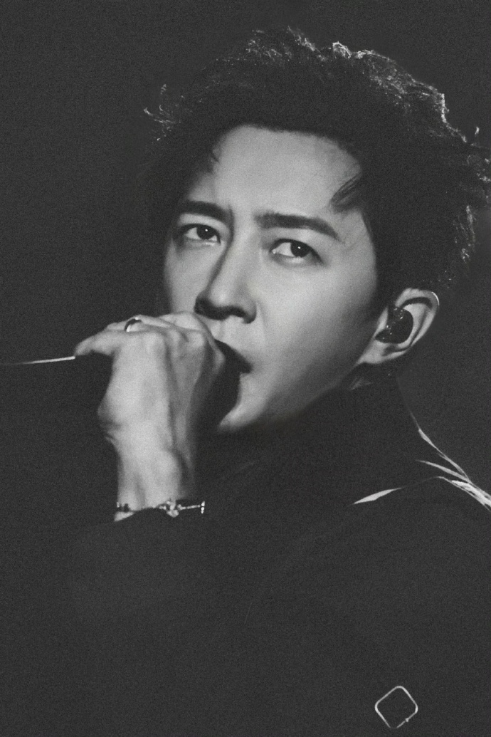 韩庚演唱会广州站售罄 韩庚「世界的角落」巡演首场广州站预售售罄！就想知道是谁美美