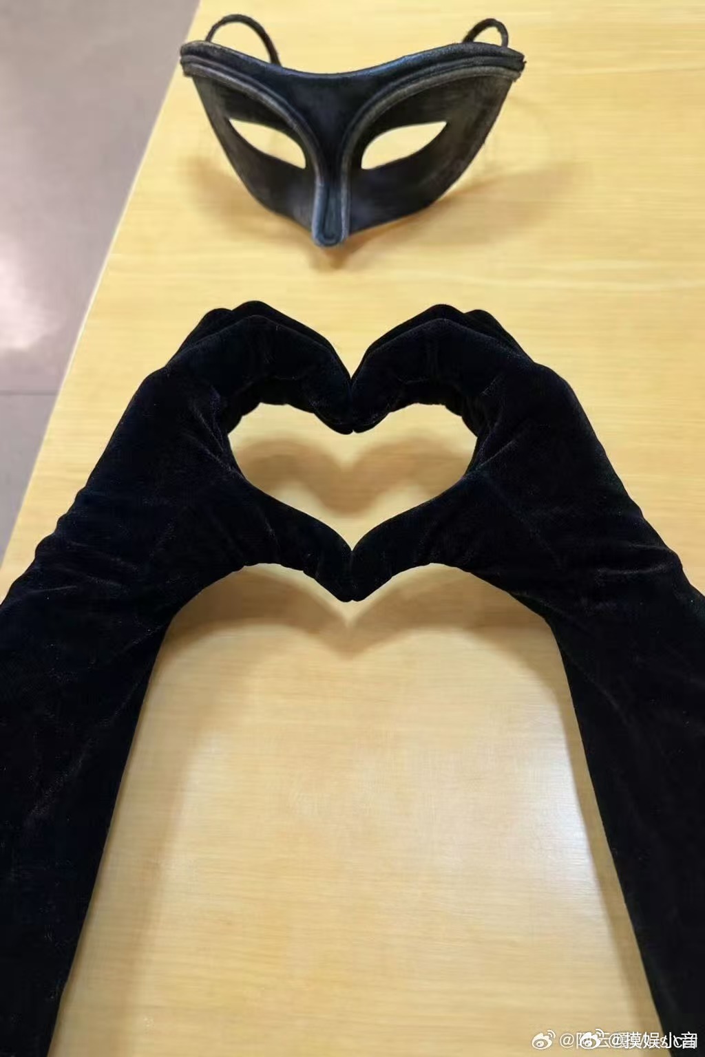 阿云嘎AI指令发我一下刚刷到 这组图的时候还没反应过来，看到最后一张才意识到是A