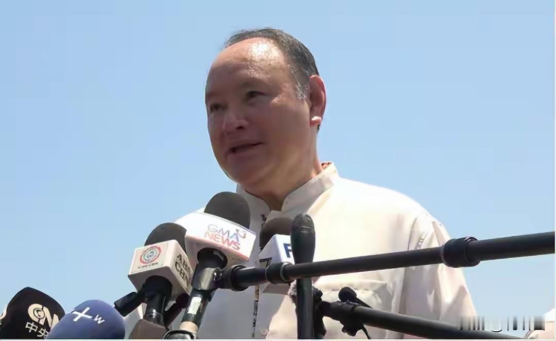 想踩中国一脚，从而获得支持率当总统？也不掂量一下自己几斤几两。特奥多罗是土生菲律