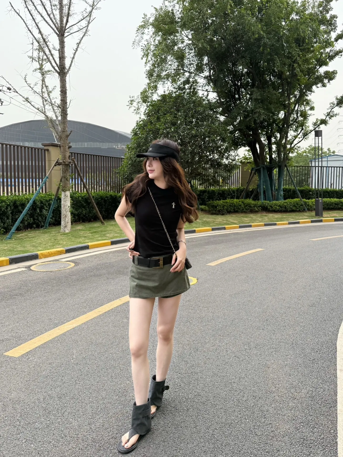 我不打扮打扮 你是不是真的觉得自己跟我很配啊