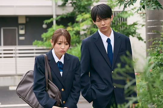 谈恋爱时不要有任何分享欲谈恋爱时不要有任何分享欲，其实不是不爱，只是怕分享了不被