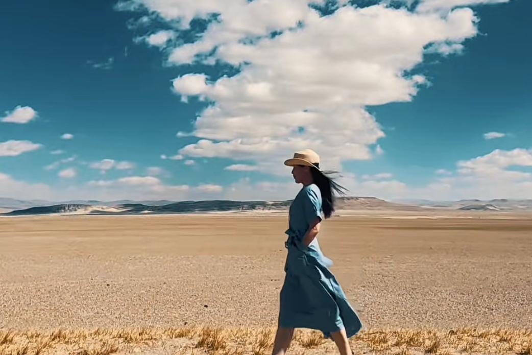 像风一样拂过的女人……