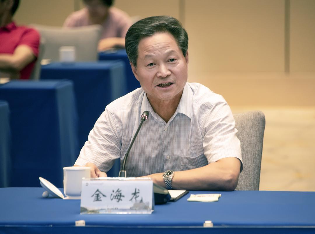 出来混，迟早是要还的。在退休整整10年之后，72岁的金海龙落马，年逾古稀依然难逃