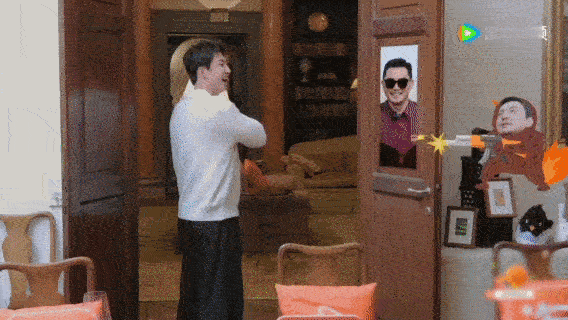 沈腾在现在就出发蛐蛐沙溢现在就出发 没想到沈腾的精准曝光，竟然把沙溢小时候的乒乓