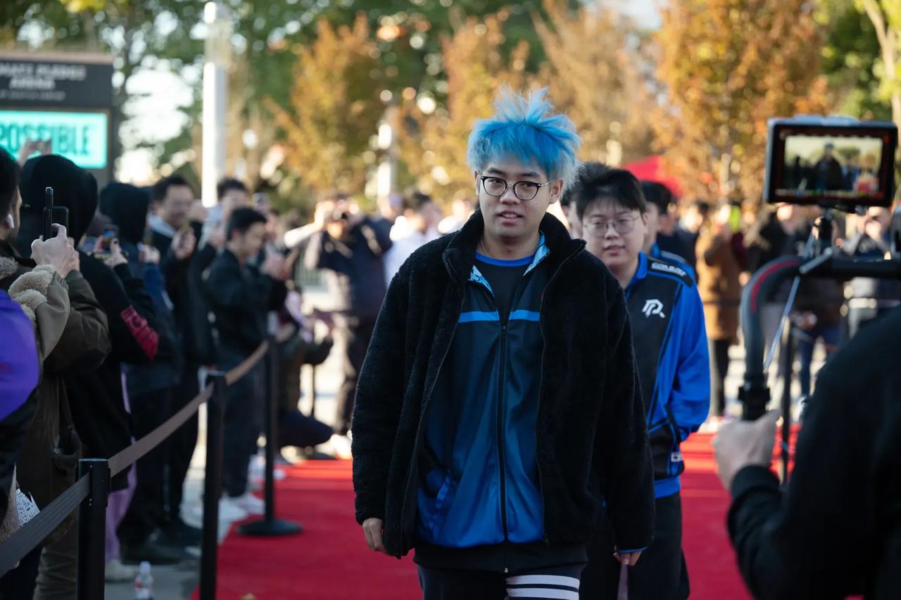 DOTA2: 查猪直播爆料maybe参加TI东南亚海选

查猪和fy直播爆料说超