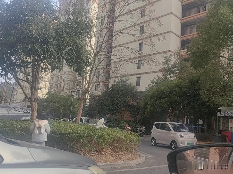 人活一辈子，真正属于自己的东西其实没那么多。健康是生命的基石，没了健康，金山银山