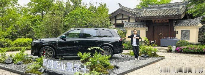 今天要体验的这台车，一下子让我想起了《冰与火之歌》里面的夜王。
原因主要是今天活