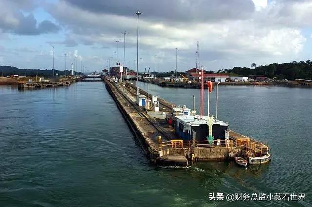 去年我们阻止李家出售港口是对的，毕竟巴拿马和李家所拥有的那些海外港口，对我们都是