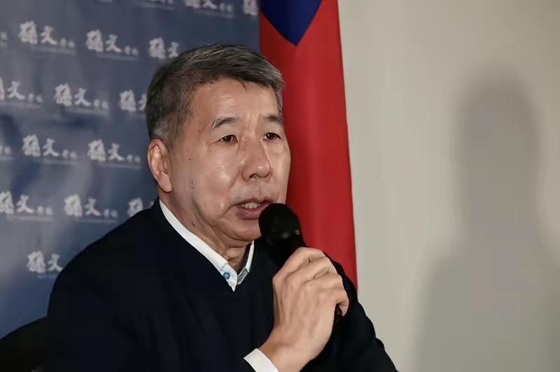 张亚中愿捐 480 万力挺郑丽文
张亚中（16日）表态，肯定郑丽文访陆对两岸和平