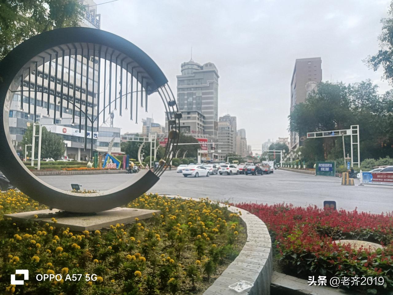 凭什么？联想只是一个民企，一个敢于冲击世界先进技术的民营企业，大力支持还来不及呢